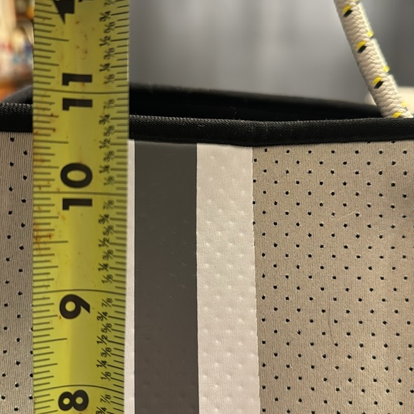 Haute Shore Tote - Picture 12 of 12